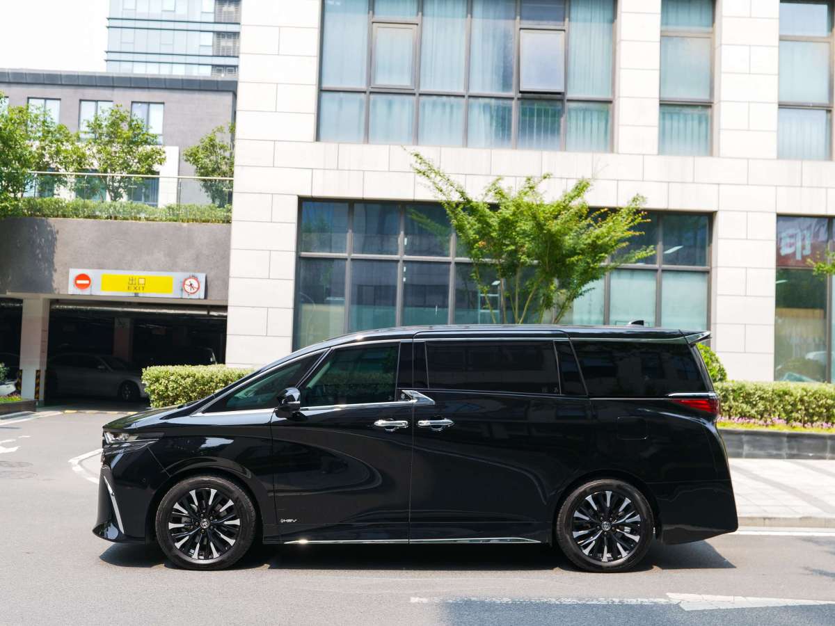 豐田 埃爾法  2024款 雙擎 2.5L 臻享版圖片