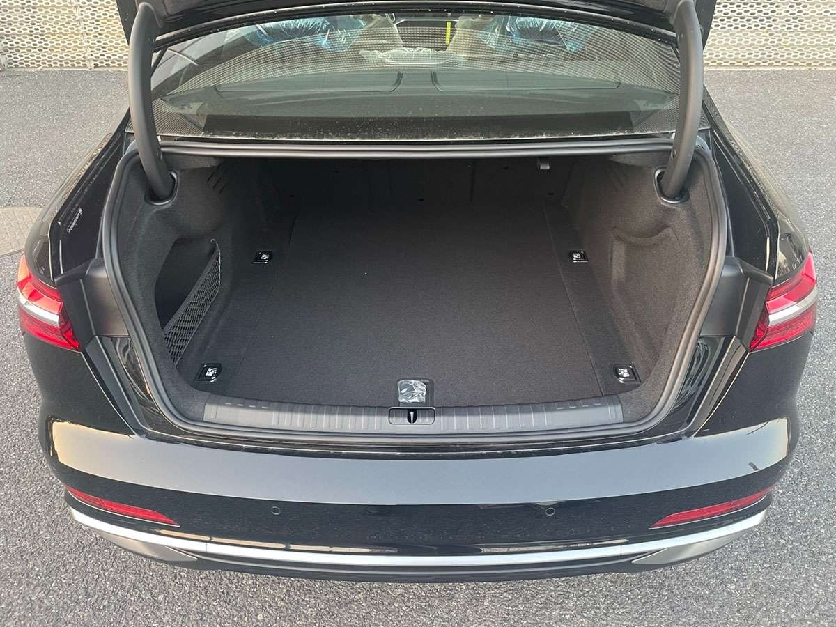 奧迪 奧迪A6L 2024款 45 TFSI 2.0T 雙離合 臻選動(dòng)感型圖片