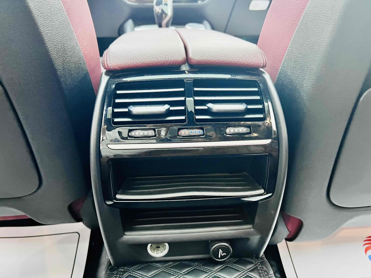 2018年10月宝马 宝马5系  2019款 530Li 领先型 M运动套装