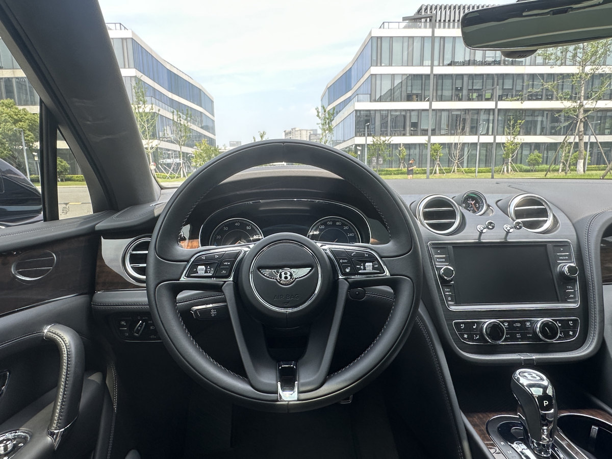 賓利 添越  2024款 4.0T V8圖片