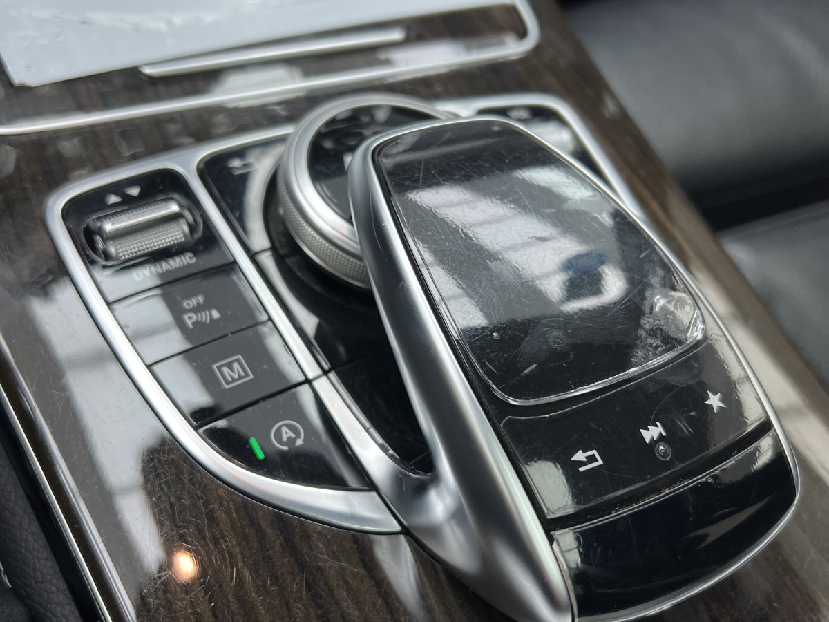 奔馳 奔馳GLC  2019款 GLC 260 4MATIC 動感型圖片