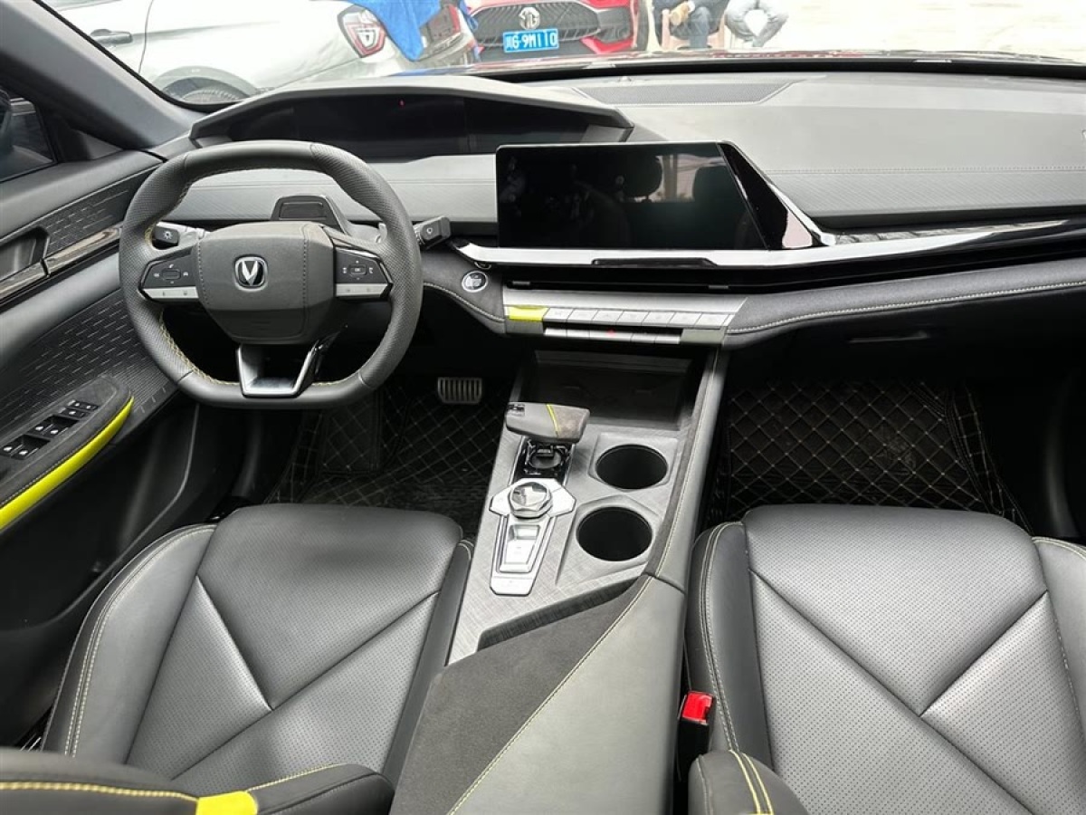 長(zhǎng)安 長(zhǎng)安UNI-V  2022款 1.5T 運(yùn)動(dòng)版圖片
