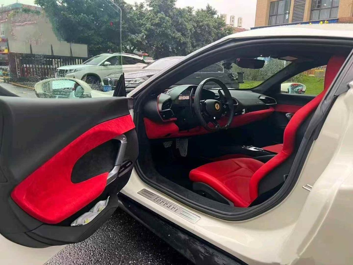 法拉利 Purosangue  2023款 6.5L V12圖片