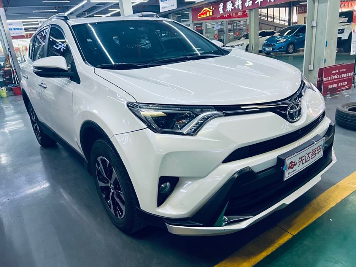 2019年1月豐田 RAV4榮放  2018款 2.0L CVT兩驅(qū)風(fēng)尚X版