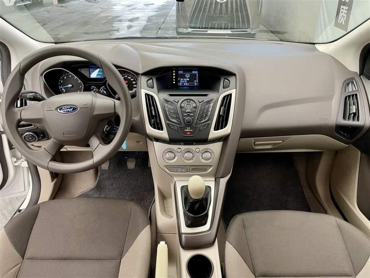 福特 ?？怂? 2012款 三廂 1.6L 手動(dòng)舒適型圖片