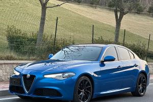 Giulia 阿爾法·羅密歐 2.0T 200HP 豪華版