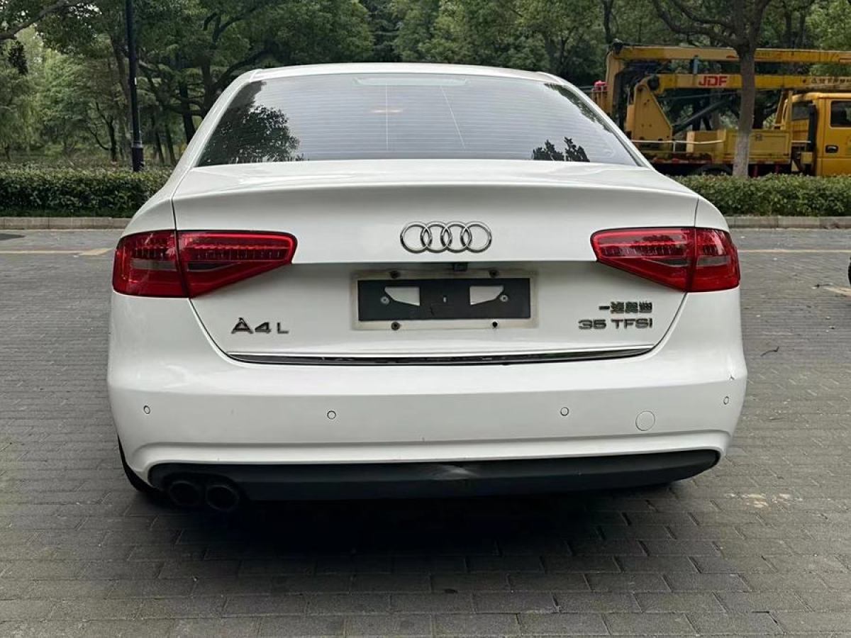 奧迪 奧迪A4L  2015款 35 TFSI 自動標(biāo)準(zhǔn)型圖片