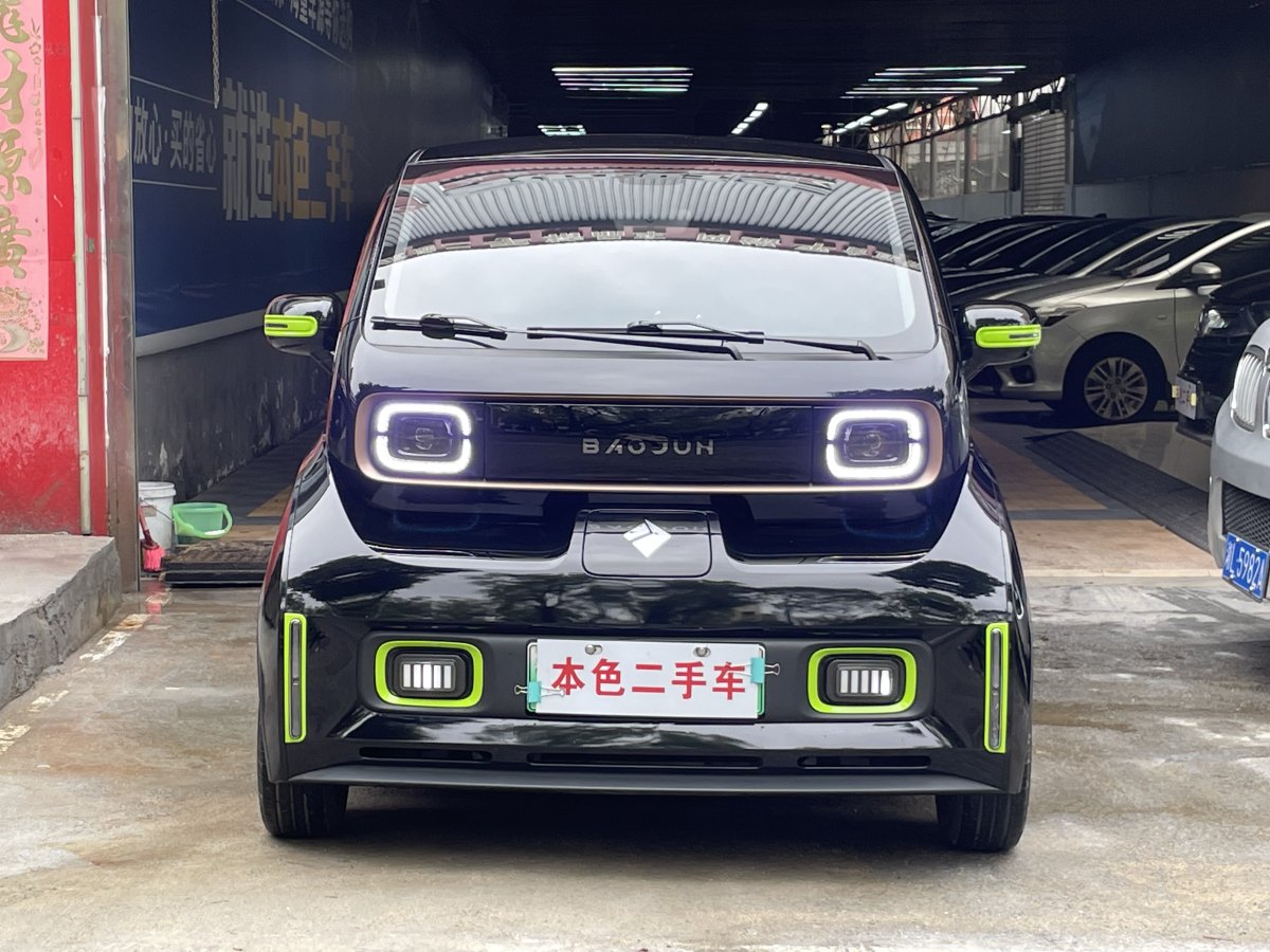 2022年5月寶駿 寶駿KiWi EV  2022款 設(shè)計師輕享版 三元鋰