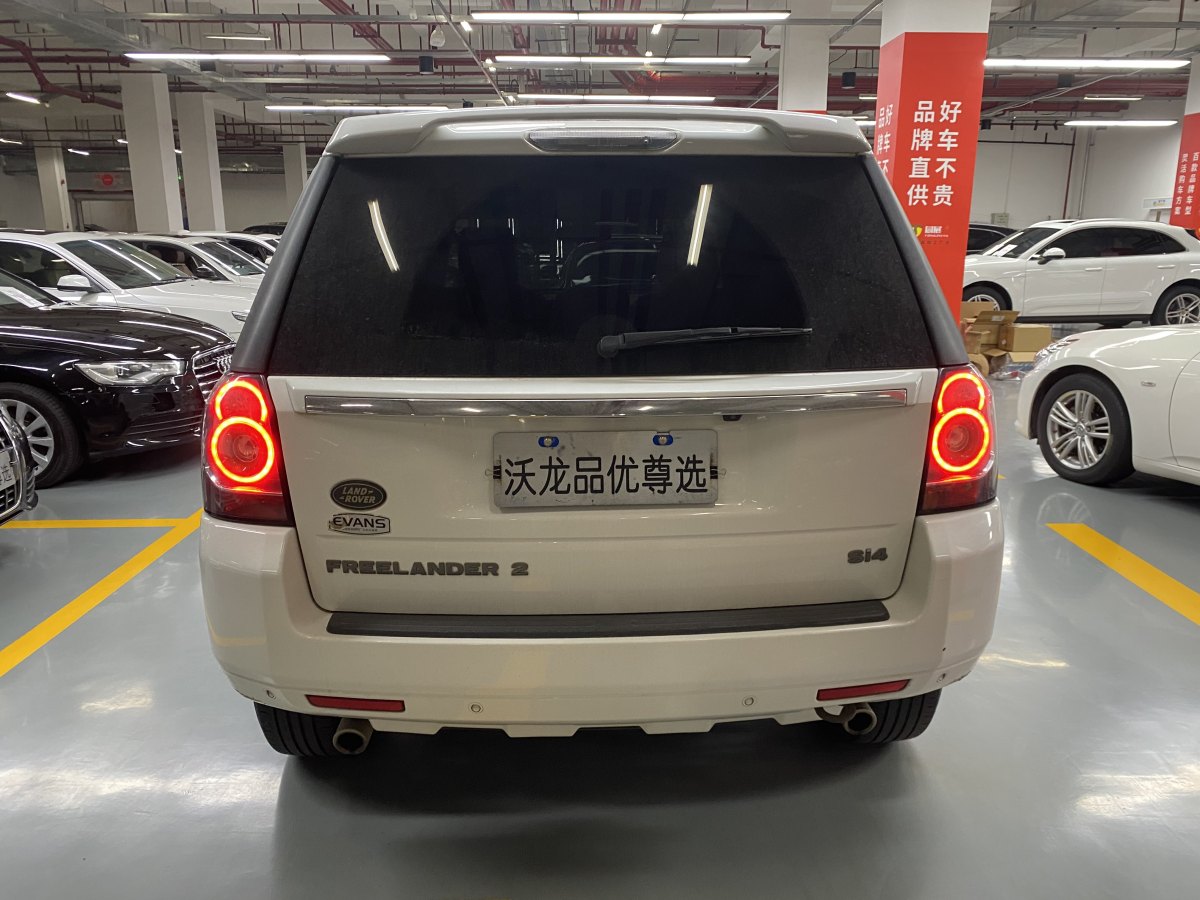 路虎 神行者2  2013款 2.0T Si4 HSE汽油版圖片