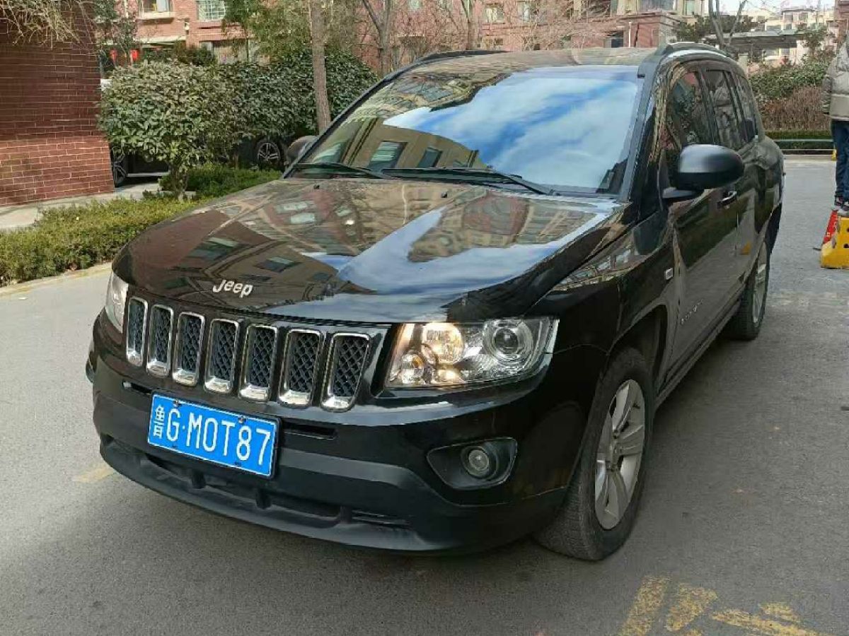 Jeep 指南者  2012款 2.0L 兩驅(qū)豪華版圖片