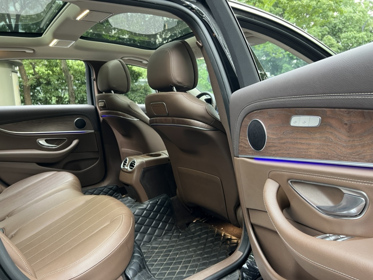 奔馳 奔馳E級  2020款 E 300 L 時(shí)尚型圖片