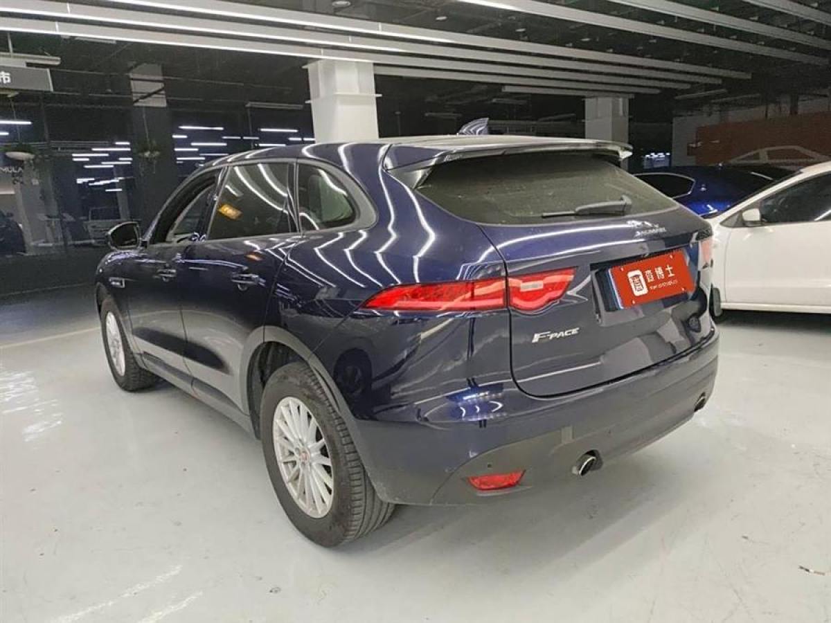 捷豹 F-PACE  2016款 2.0T 兩驅(qū)都市尊享版圖片