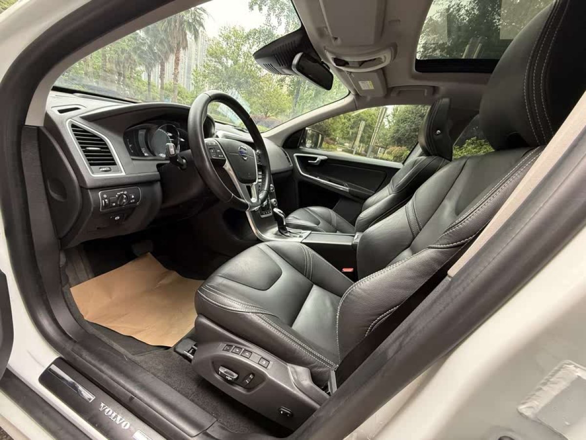 沃爾沃 XC60  2016款 T5 AWD 智遠(yuǎn)版圖片