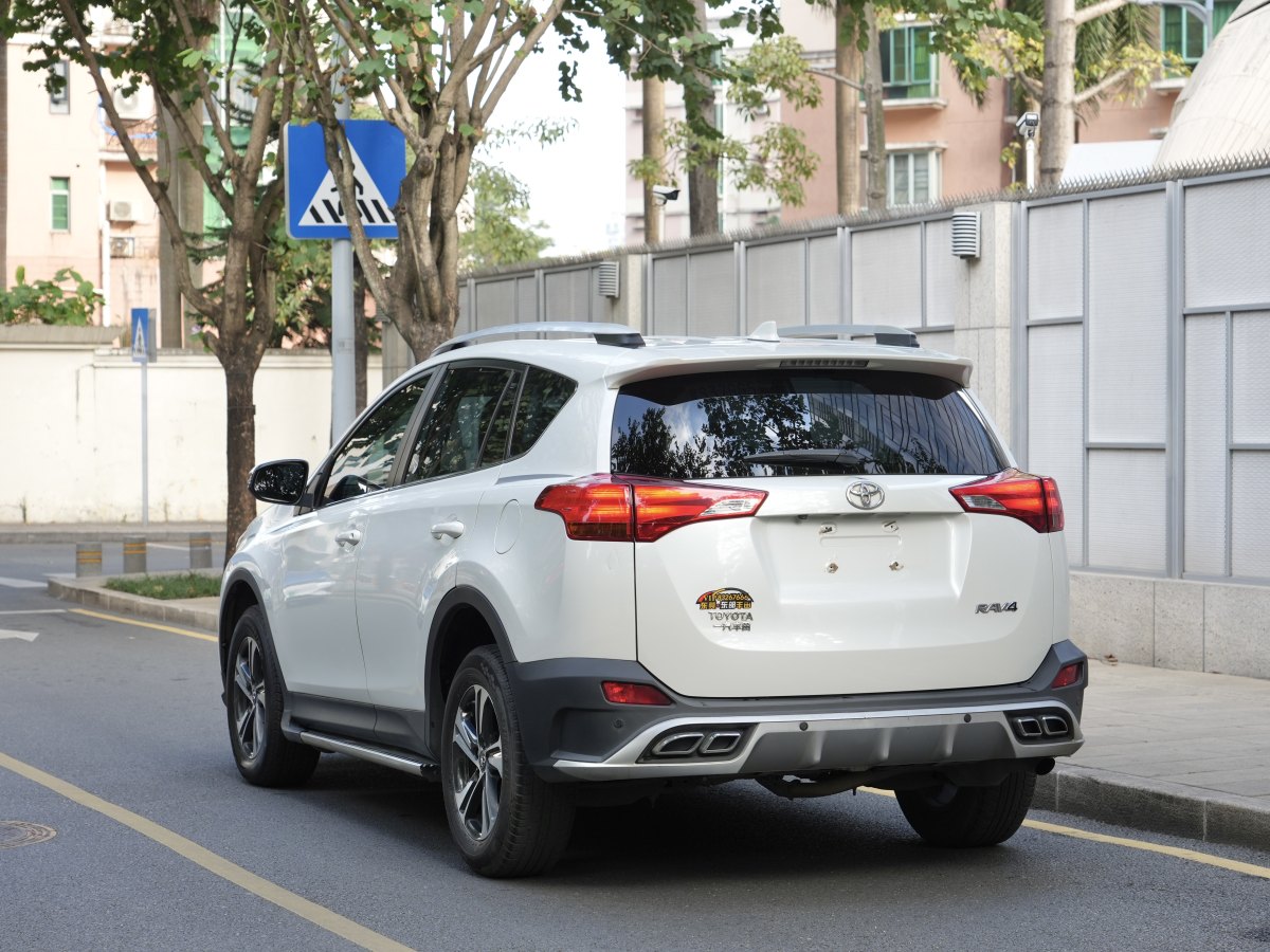 豐田 RAV4  2018款 榮放 2.0L CVT兩驅(qū)風(fēng)尚版圖片