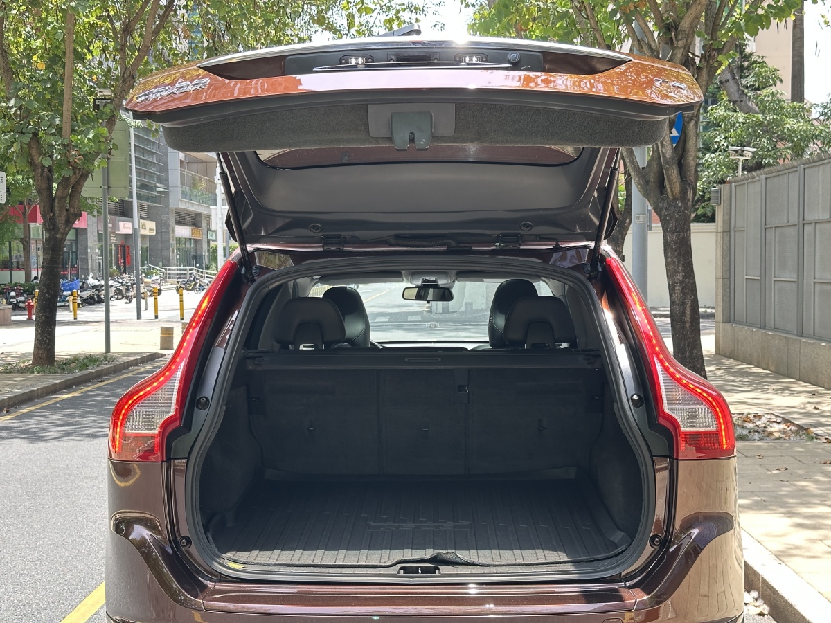 沃爾沃 XC60  2015款 T5 智進(jìn)版圖片