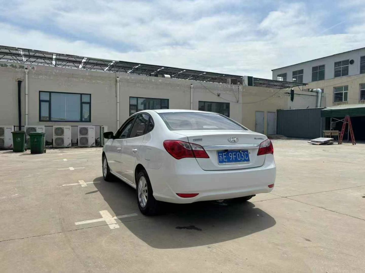 現(xiàn)代 悅動  2016款 1.6L 手動家悅天窗版圖片