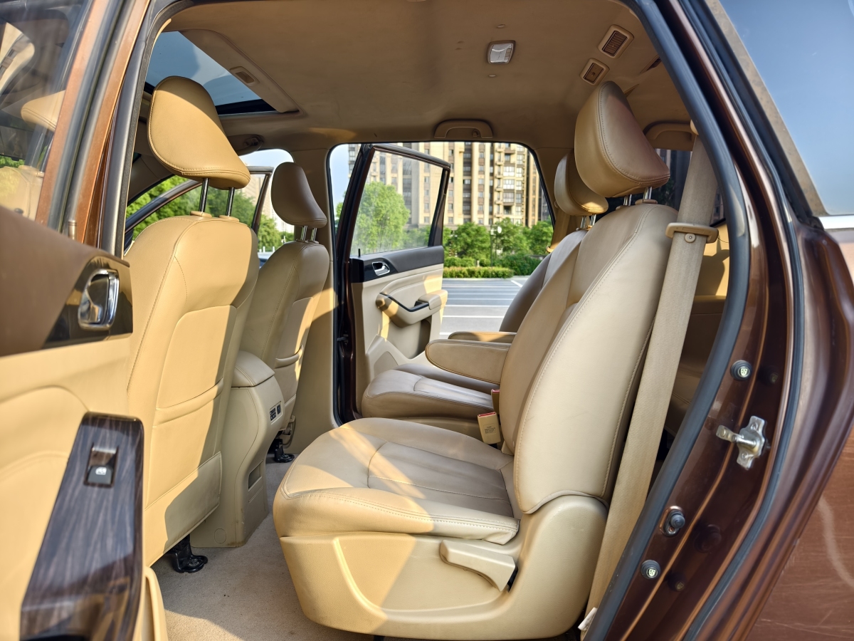 寶駿 730  2014款 1.5L 手動豪華型 7座圖片