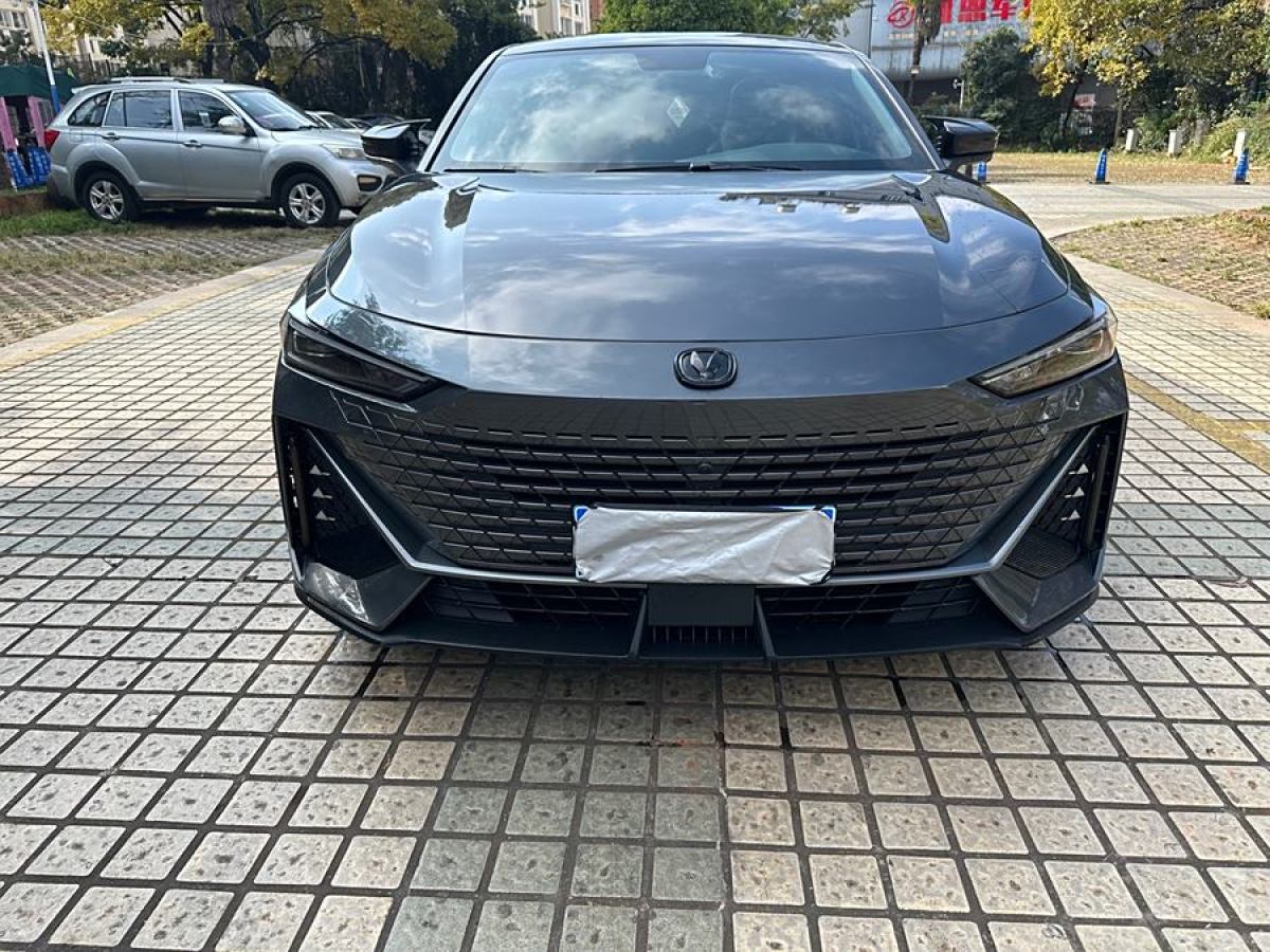 長(zhǎng)安 長(zhǎng)安UNI-V  2022款 1.5T 尊貴型圖片