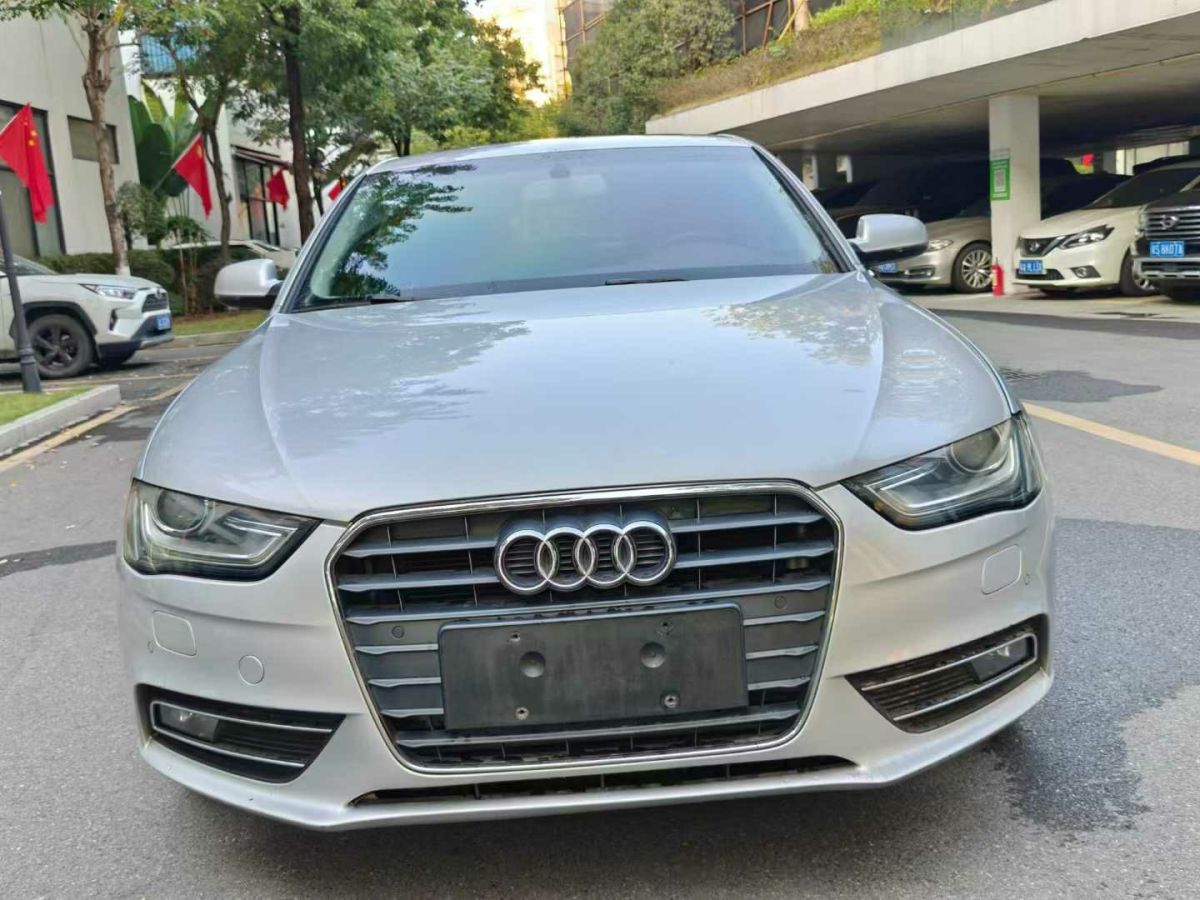 奧迪 奧迪A4L  2012款 2.0 TFSI 自動(dòng)技術(shù)型圖片