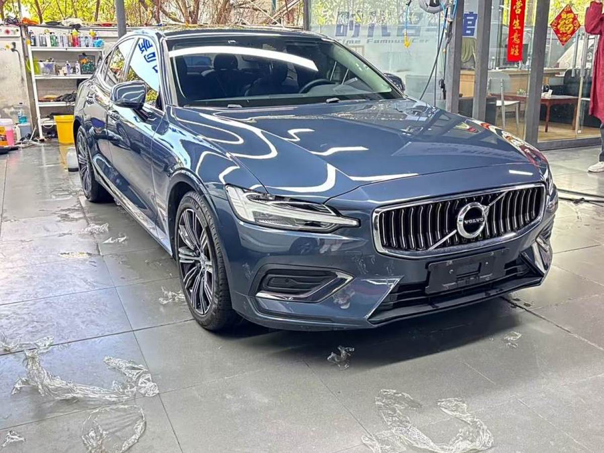 沃爾沃 S60L  2020款 T4 智遠(yuǎn)運(yùn)動(dòng)版圖片