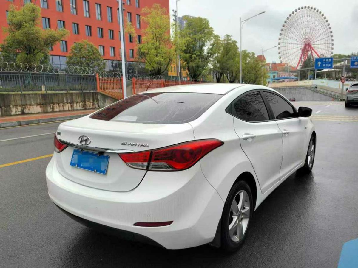 現(xiàn)代 朗動(dòng)  2015款 1.6L 自動(dòng)領(lǐng)先型圖片