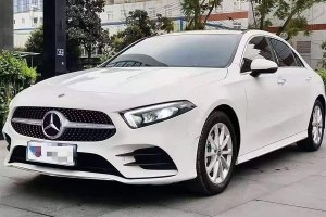 奔馳A級(jí) 奔馳 A 200 L 運(yùn)動(dòng)轎車時(shí)尚型