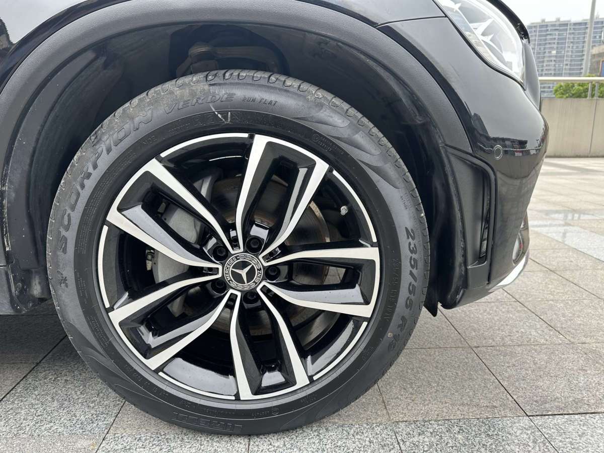 2021年6月奔馳 奔馳GLC  2021款 GLC 260 L 4MATIC 豪華型