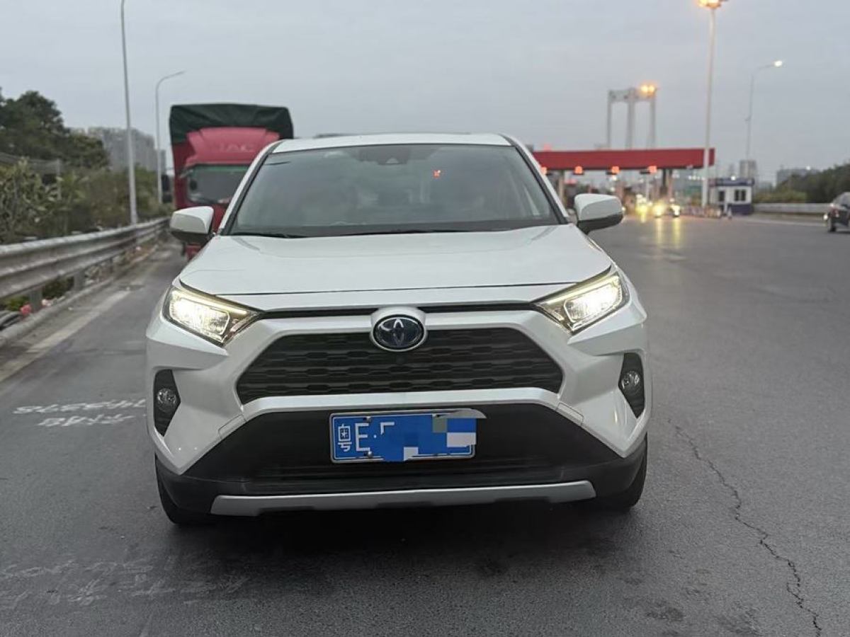 豐田 RAV4榮放  2023款 雙擎 2.5L E-CVT兩驅(qū)精英版圖片