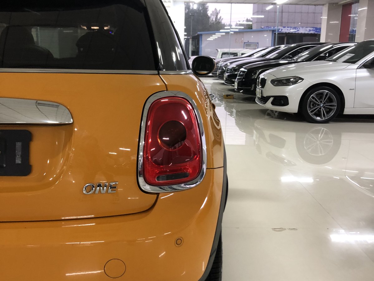 2015年11月MINI MINI  2016款 1.2T ONE 先鋒派 五門版