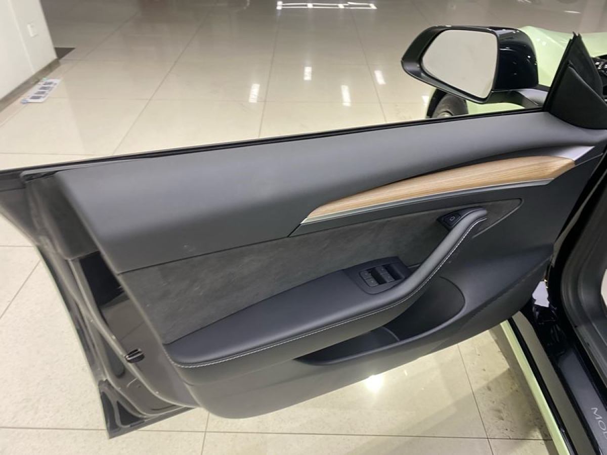 特斯拉 Model Y  2022款 改款 后輪驅(qū)動版圖片