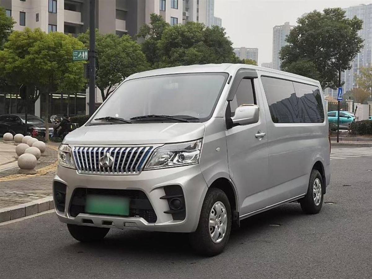 長(zhǎng)安歐尚 長(zhǎng)安睿行EM60  2022款 純電動(dòng)客車(chē)4525車(chē)長(zhǎng)平頂背掀門(mén)7座60kW 41.86kWh圖片