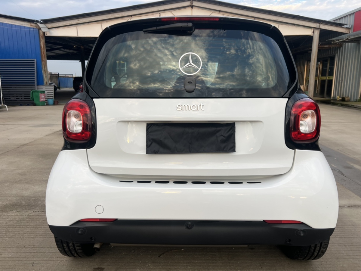 2017年10月smart fortwo  2018款 1.0L 52千瓦硬頂激情版