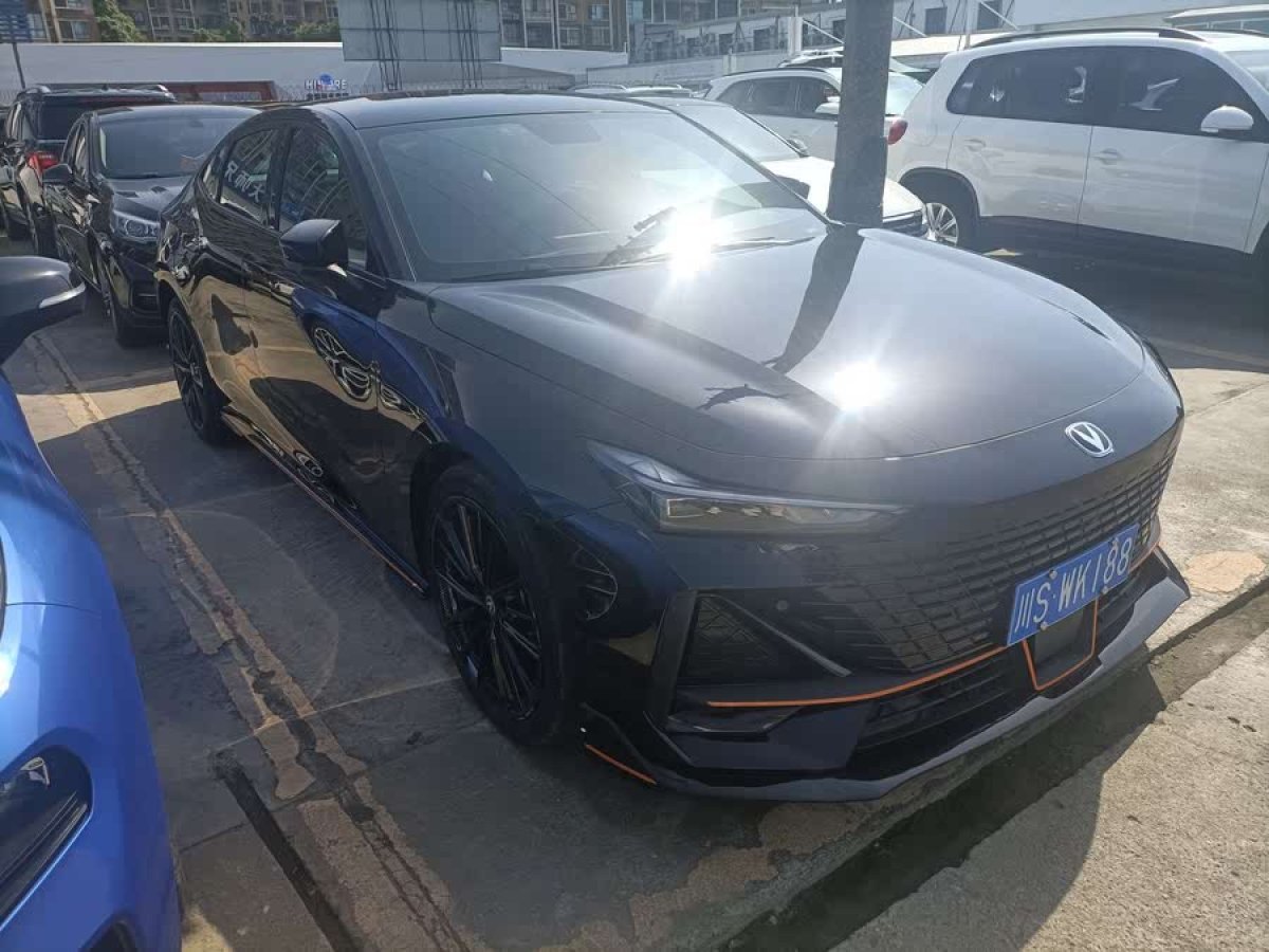 長安 長安UNI-V  2023款 1.5T 運動版圖片