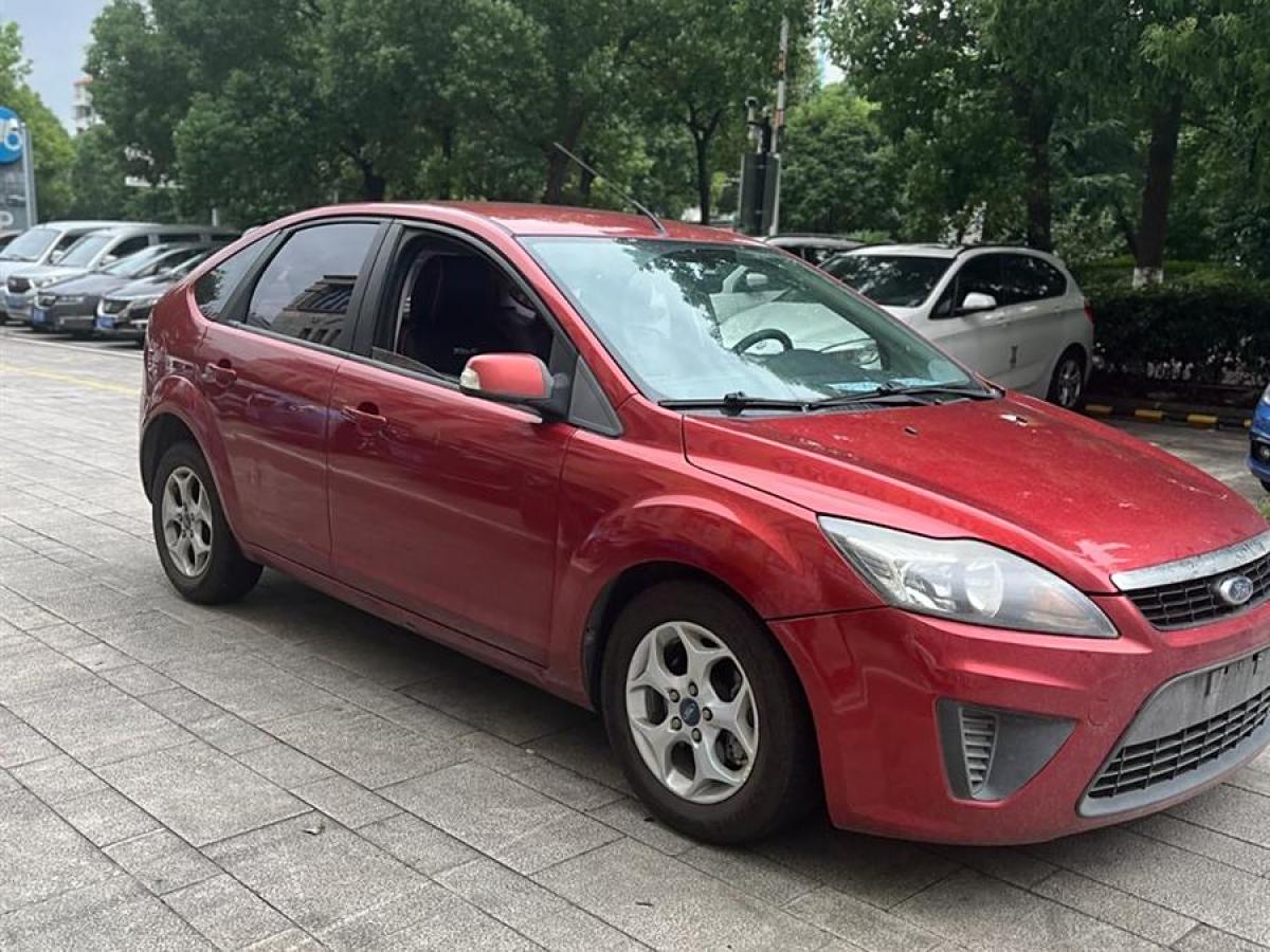 福特 福克斯  2011款 两厢 1.8L 手动经典型图片