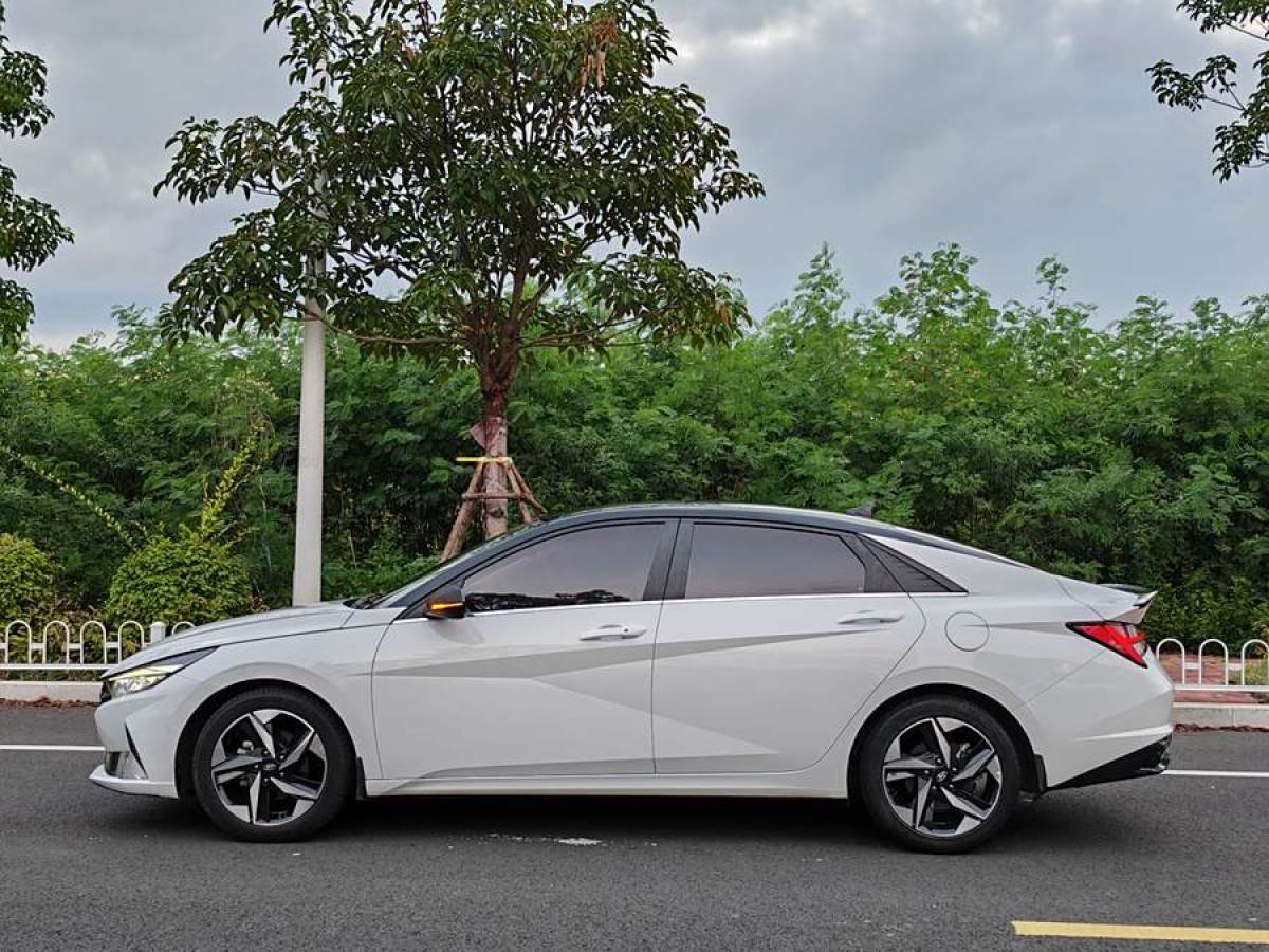 現(xiàn)代 伊蘭特  2022款 1.5L CVT LUX尊貴版圖片