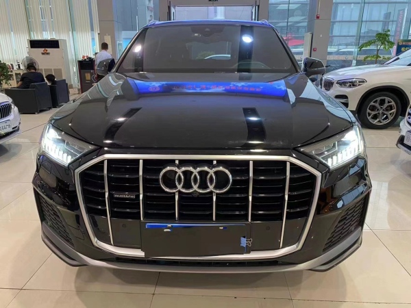 奥迪 奥迪Q7  2020款 45 TFSI quattro 致享专享版