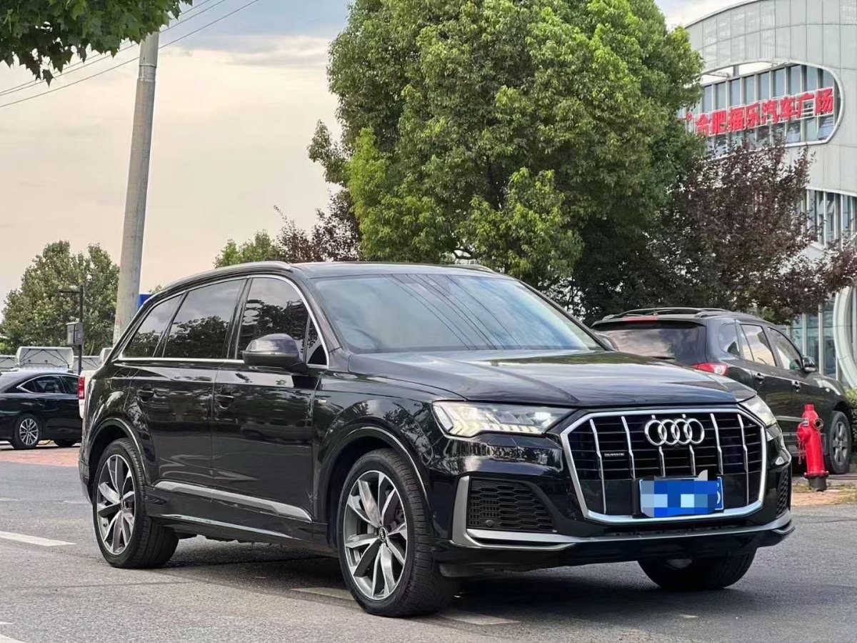 2021年6月奧迪 奧迪Q7  2023款 55 TFSI quattro S line運(yùn)動(dòng)型