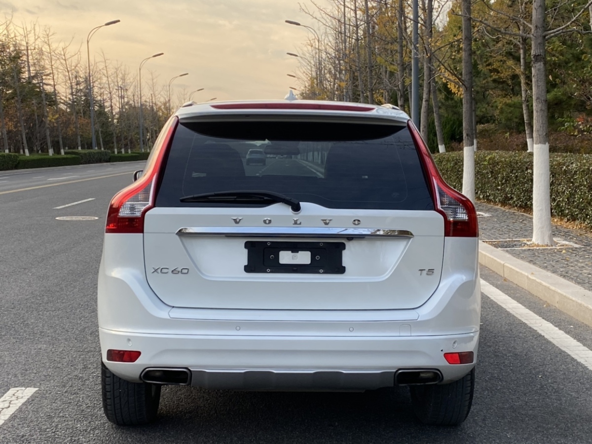 沃爾沃 XC60  2016款 T5 智進(jìn)版圖片