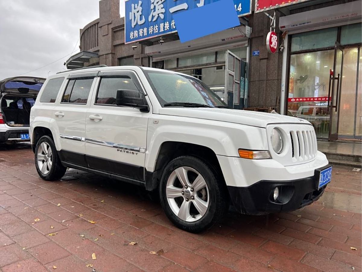 Jeep 自由客  2011款 2.4 70周年限量版圖片