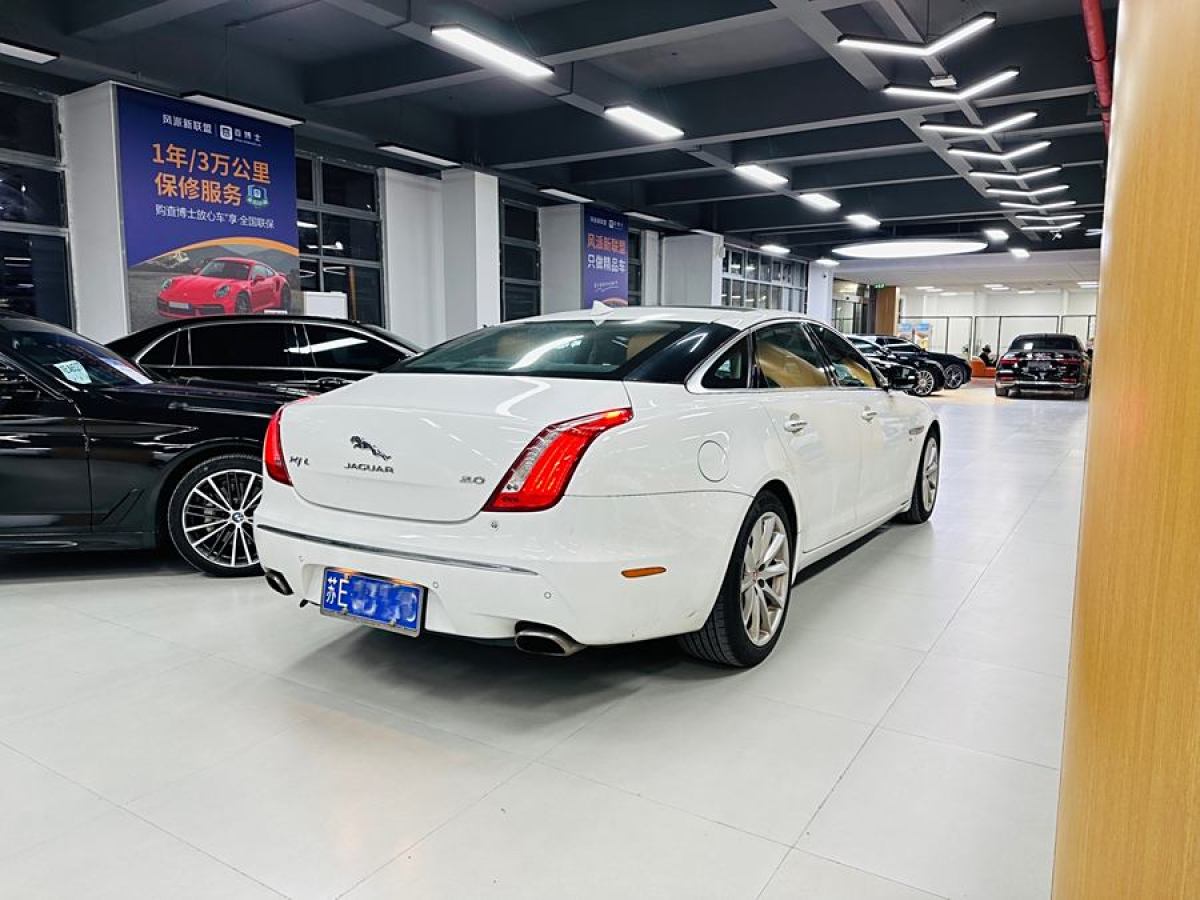 2014年7月捷豹 XJ  2014款 XJL 3.0 SC 兩驅(qū)尊享商務(wù)版