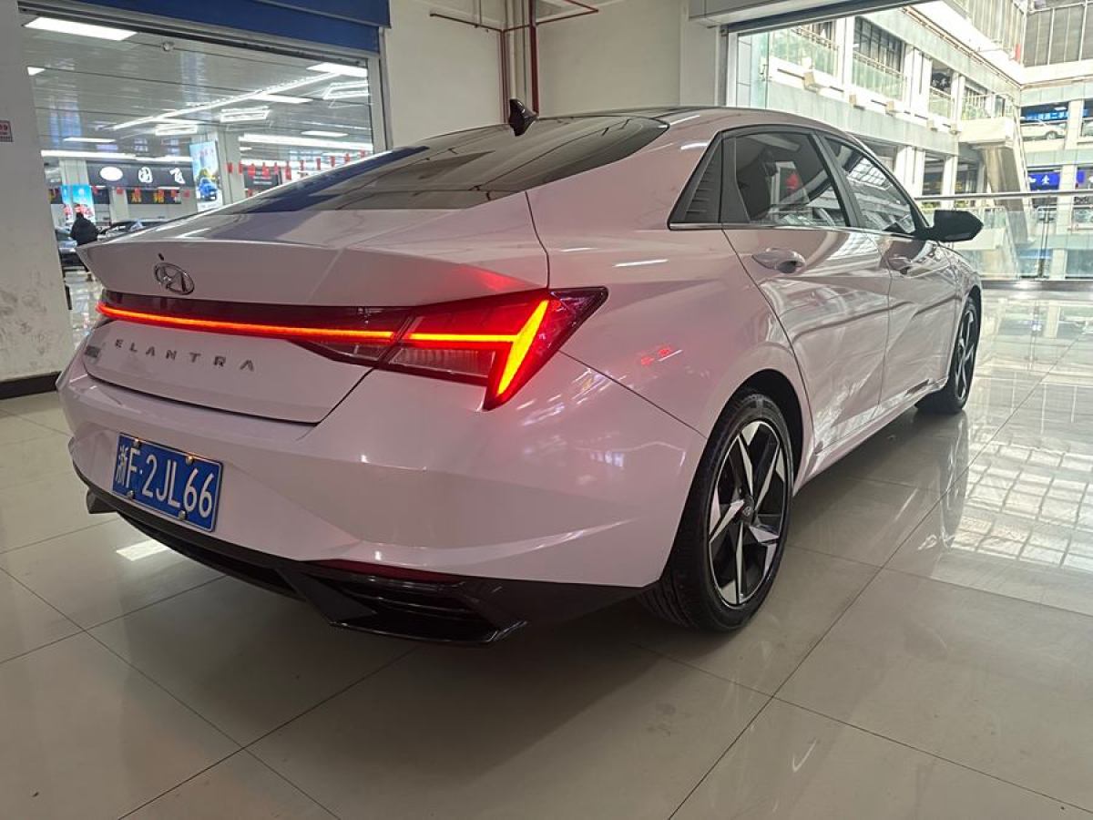 現(xiàn)代 伊蘭特  2022款 1.5L CVT LUX尊貴版圖片