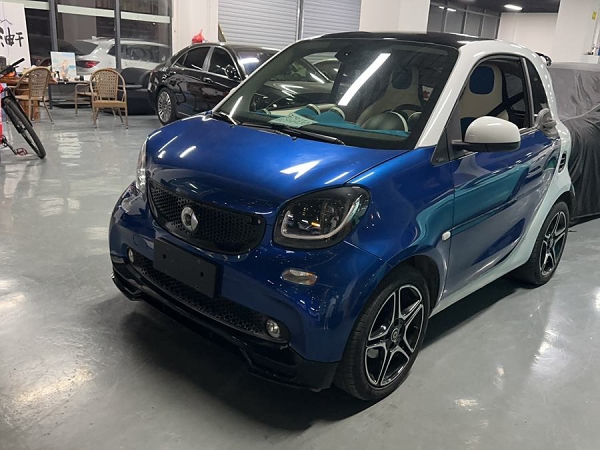 2016年4月smart fortwo  2016款 0.9T 66千瓦硬頂極致版