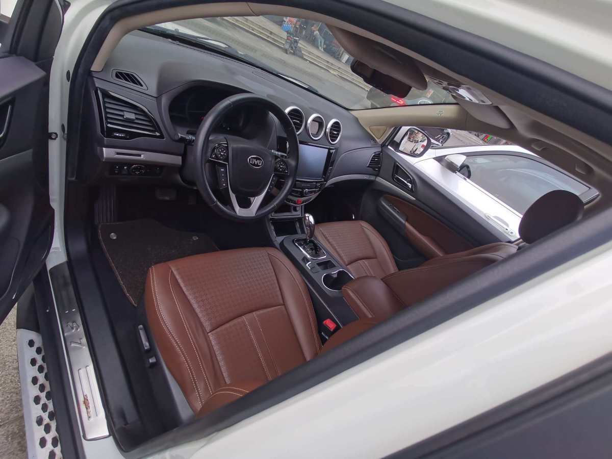 比亞迪 S7  2015款 2.0T 自動尊貴型圖片