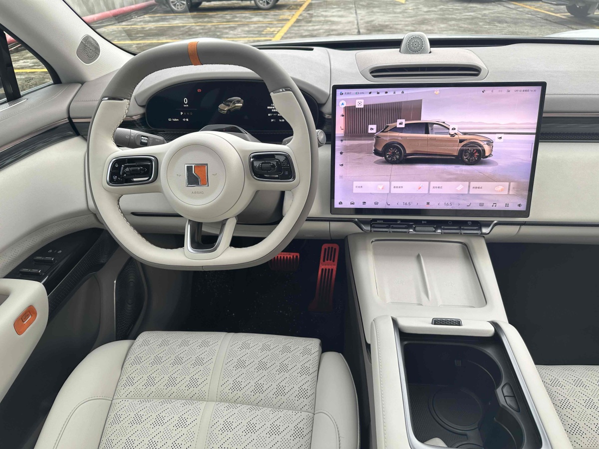 極氪 極氪7X  2025款 100kWh 長(zhǎng)續(xù)航四驅(qū)智駕版圖片