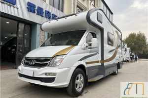 2019款上汽大通RV80C型旅居房车  