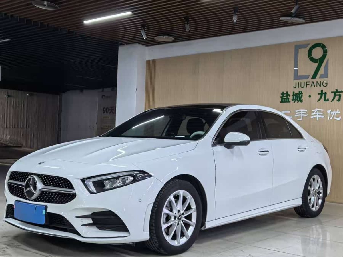 奔馳 奔馳A級  2020款 改款 A 200 L 運(yùn)動(dòng)轎車動(dòng)感型圖片