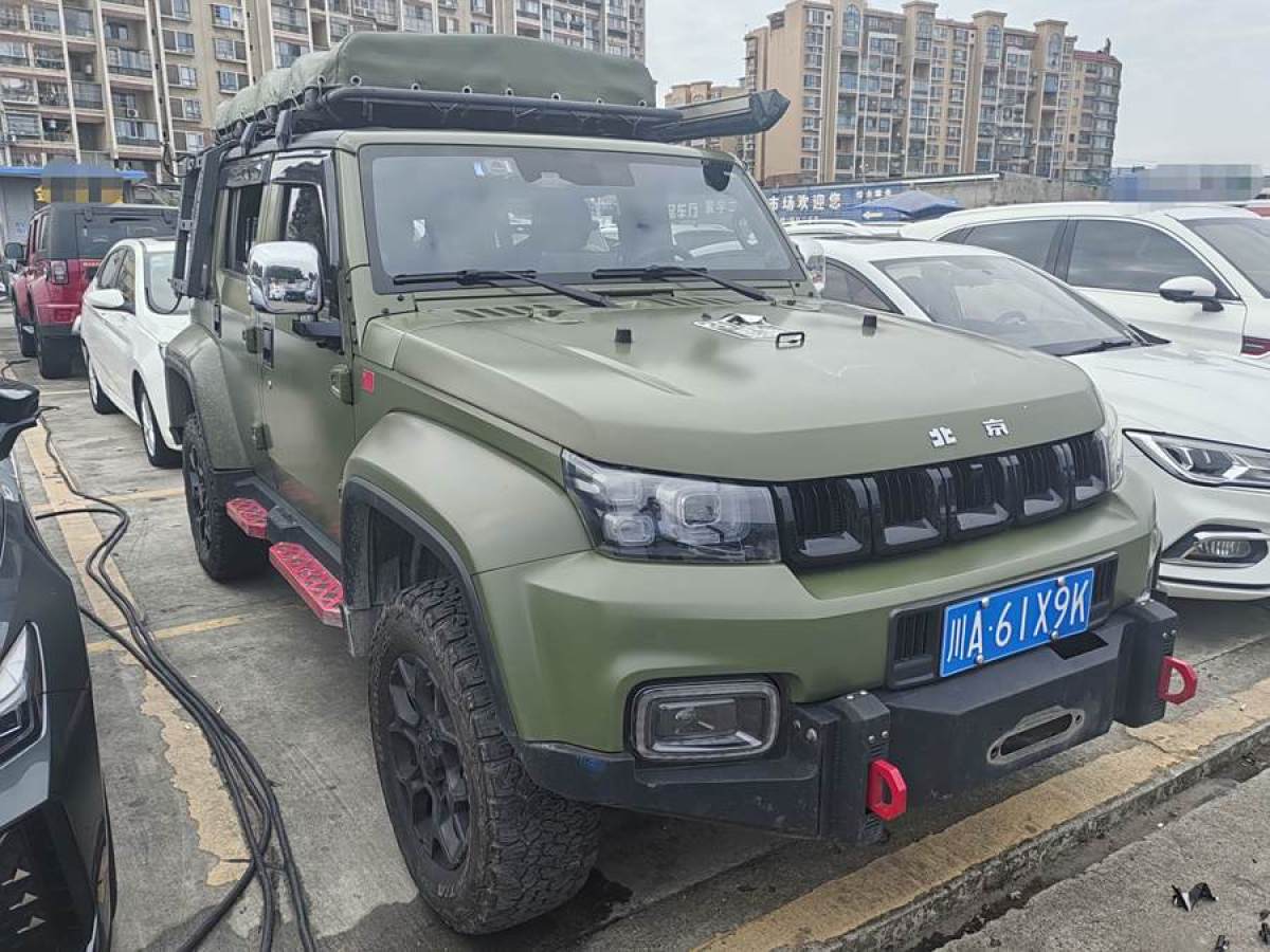 北京 BJ40  2021款 2.0D 自動(dòng)四驅(qū)刀鋒英雄版?zhèn)b客型（前后電控鎖）圖片