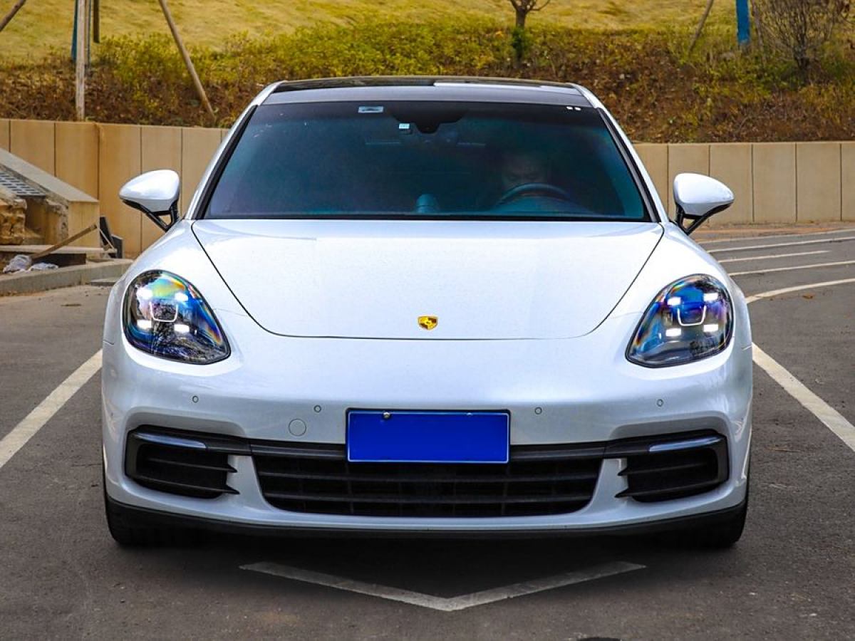 2018年2月保時(shí)捷 Panamera  2017款 Panamera 3.0T