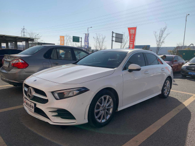 2019年3月 奔馳 奔馳A級 A 200 L 運(yùn)動轎車圖片