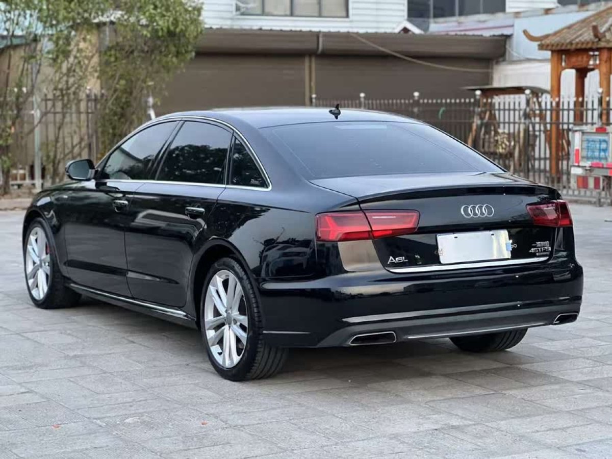 奧迪 奧迪A4L  2018款 30周年年型 45 TFSI quattro 運動型圖片